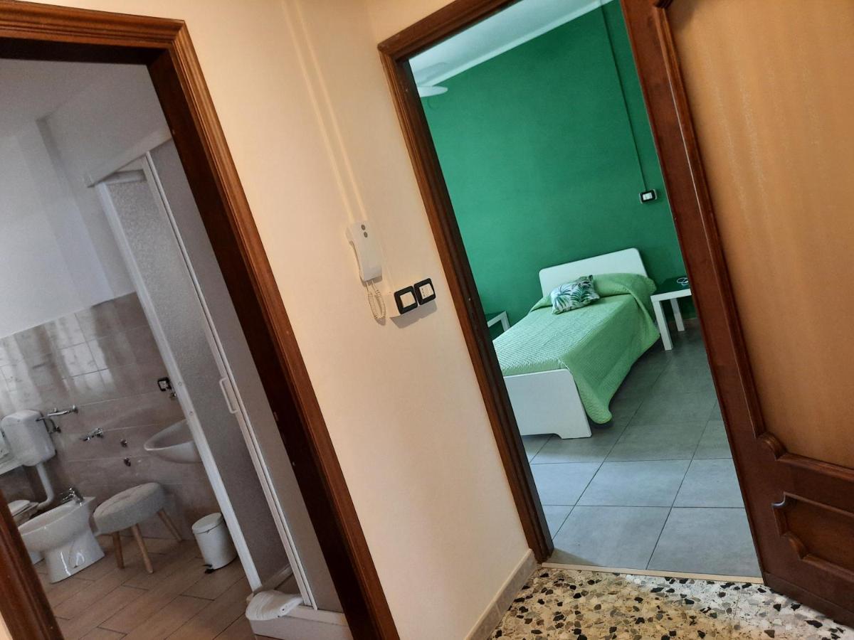 Locanda Della Luna Rossa Calosso Екстер'єр фото